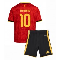 Stroje piłkarskie Belgia Leandro Trossard #10 Koszulka Podstawowej dla dzieci MŚ 2026 Krótki Rękaw (+ szorty)